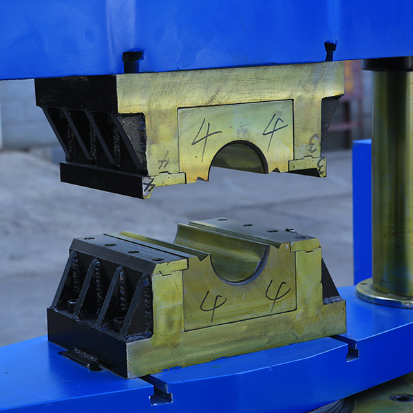 600噸壓套機(jī) 600噸壓套機(jī)