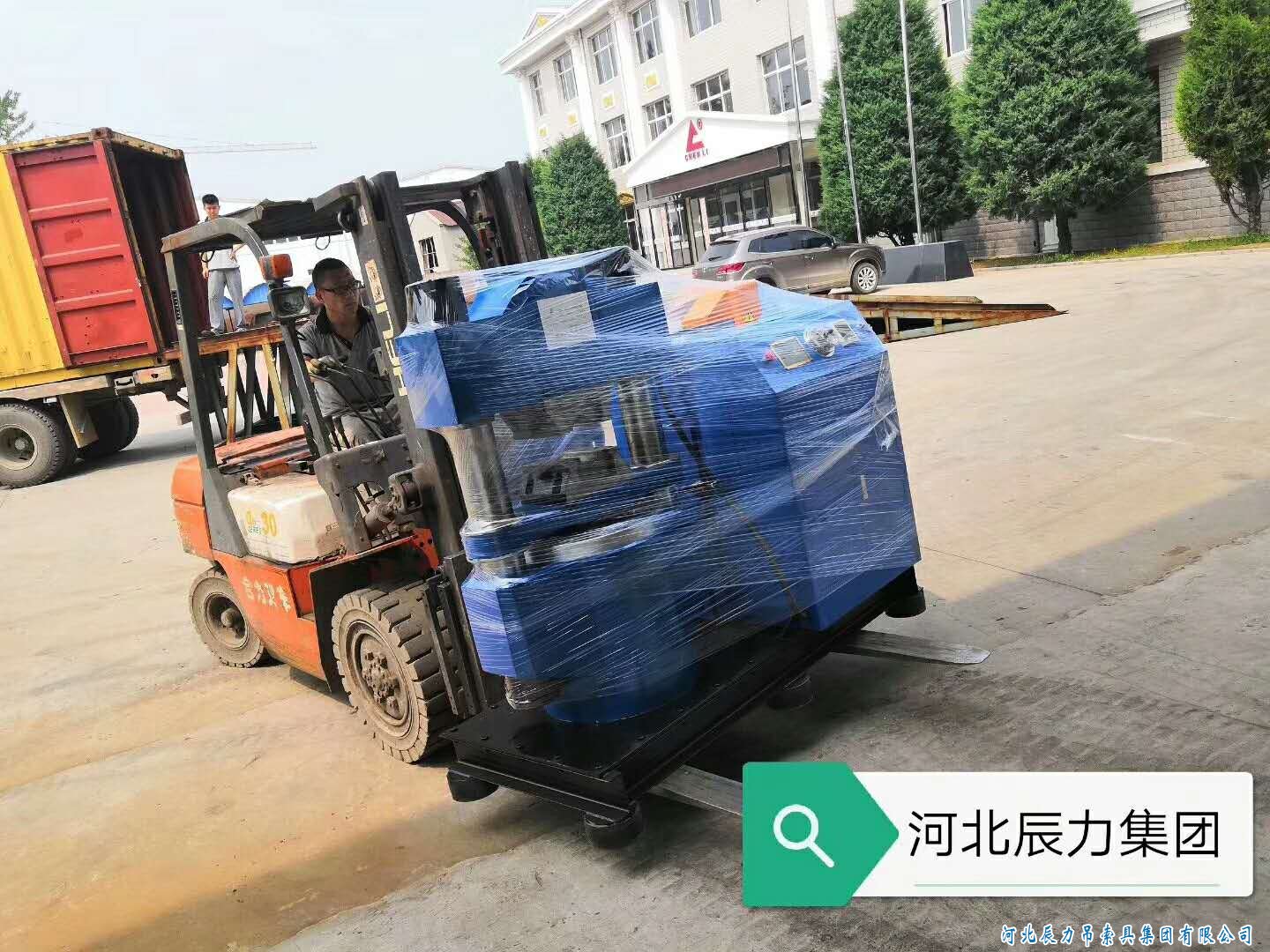 鋼絲繩纏放繩機(jī)器，鋼絲繩索具壓制機(jī)器，集體裝柜發(fā)貨